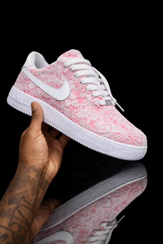 Custom Air Force 1 – Rose dentelle