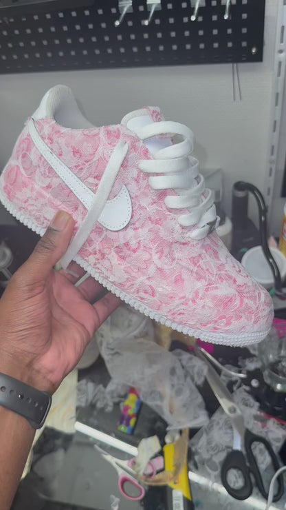 Custom Air Force 1 – Rose dentelle
